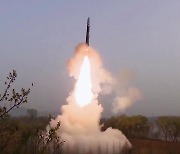북, 단거리 미사일 2발 발사…화력격멸훈련에 “엄중 경고”