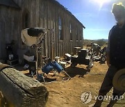 '촬영장 총격사고' 수사검찰 "무기관리자 숙취상태로 실탄 장전"