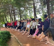 연수구, 황톳길 맨발걷기로 "건강·힐링 모두 챙겨요"