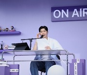 "10주년 축하합니다"…BTS RM 뜨자 여의도 '들썩'