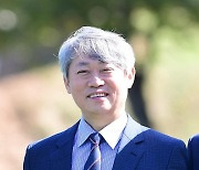 김영교 시인, 네 번째 시집 '숲이 흔들렸다 환하게' 출간