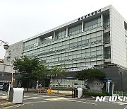 모텔서 나체로 괴성 지르던 50대 투숙객 검거