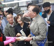 자갈치 시장 상인, 해수부 장관에 "살려달라" 한숨