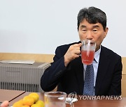 제주 표선고 찾은 이주호 사회부총리