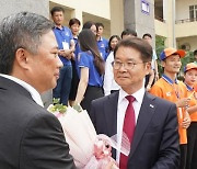 베트남 근로자 재입국 기간 한 달로 단축