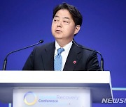 日외무상, 中 '채무 함정' 염두 "개도국 지속가능 성장 기여해야"