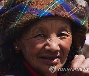 CHINA TIBET PHOTO SET LHASA PILGRIMAGE