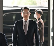 尹과 '프-베' 동행한 이재용, 오늘 귀국…다음 출장은 伊 '억만장자 모임'?