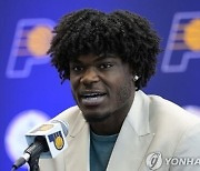 [NBA드래프트] 203cm 109kg 괴수의 NBA 입성 후 첫 인터뷰가 중단된 귀여운 이유