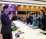 생일 맞은 이재용 삼성전자 회장… 尹대통령·트엉 주석 깜짝 축하