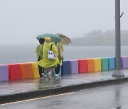 장마 운 뗀 제주 ‘최대 500㎜’ 비…아침 출근길 만만치 않다