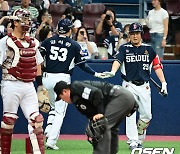 양의지, '투런포 양석환 최고였어' [사진]