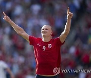 '메날두 시대' 저문 축구계...차기 발롱도르 1위는 '괴물'→그런데 3위가