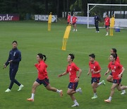 체력훈련하는 여자 축구 대표팀