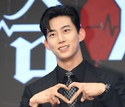 옥택연, ‘가슴이 뛴다’ 영제 Heartbeat(하트비트) 채택에 “2PM 노래처럼 사랑받길”