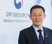 “0.01% 오차도 허용 않은 누리호, 대한민국 과학기술 새 길 열었다”