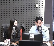 옥택연 "이병헌 몸이 폰 배경화면...매일 보며 운동했다" ('가요광장')