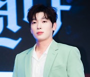 [T포토] 박강현 '민트가 찰떡'