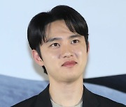 "배우 도경수, 오래갈 것"… '더 문' 김용화 감독 극찬