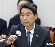 킬러문항 배제 관련 질의 받는 이주호 부총리