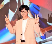 유느님 유재석, 안테나에 30억 걸었다…주식 20.7%획득하며 3대 주주 이름 올려