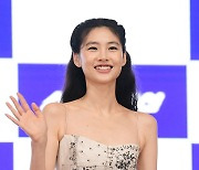 'BSA 핸드프린팅' 정호연 "'오겜' 이후 SNS 팔로어 급증…퍼렐 윌리엄스와 맞팔 신기해"