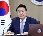 尹 "세일즈 외교·제도적 환경 조성으로 대규모 투자 유치"(상보)