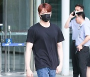 [포토] 강다니엘, '티셔츠면 충분~돋보이는 피지컬'