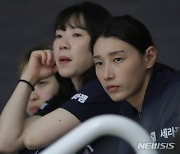 대표팀 경기 지켜보는 김연경