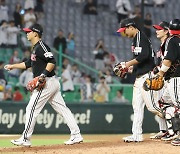 3연전 첫날, 14-0 대승 거둔 LG