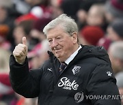 EPL 역대 최고령 감독 호지슨, 내년에도 C팰리스 이끈다