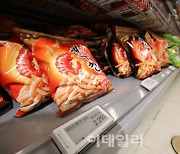 [포토]새우깡 100원 인하 손이 갈까?