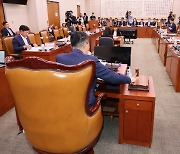 법사위 소위, 출생통보제 처리…보호출산제는 결론 못내