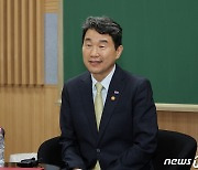 [동정] 이주호, 클라우스 슈바프 세계경제포럼 설립자 접견