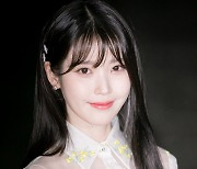 아이유 팬덤, 격노 "불통꼰대 소속사 이담엔터테인먼트" [종합]