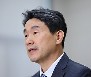 이주호 "尹 교육전문가라 한 적 없어, 아닌 건 아니라고 할 것"