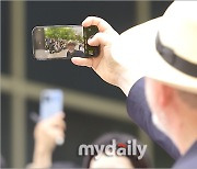 [MD포토] 크리스포퍼 맥쿼리 '내 폰 안에 한국 취재진 있다'