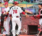 [MD포토] 사구 추신수 '박동원과 언쟁'