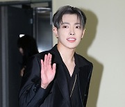 에이티즈 홍중, 에이티니를 향해 반가운 인사 [SE★포토]