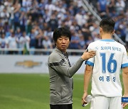 'FA컵 탈락' 김병수 수원 감독 "열심히 싸웠다…이틀 쉬고 대구전이라 안병준 뺐다" [현장인터뷰]