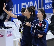 [Ms포토] 김연경-박정아 '팬들에게 인사'