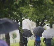 서울·인천 호우주의보 해제...내일도 전국 장맛비 이어져