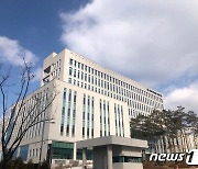 "이별 뒤 공허함 커 범행"…여중생 성착취 혐의 경찰관 첫 재판