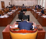 국회 법사위, ‘출생통보제’ 법안 의결…내일 본회의 통과할 듯