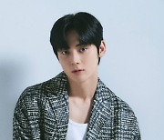 황민현 측, 악성팬에 경고..."촬영장 방문, 삼가 달라"