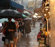 시간당 ‘60㎜’ 비 내리는 경북 북부···남부지방 낮까지 ‘위험’