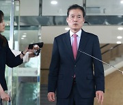 Yoon replaces unification minister, 12 vice ministers in 1st reshuffle