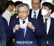 [포토] 박영수 전 특검 구속 전 피의자 심문 출석