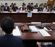 최저임금위 근로자 위원들 '복귀'