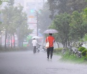 전주 등 전북 11곳 호우주의보…빗길 교통사고 신고 77건